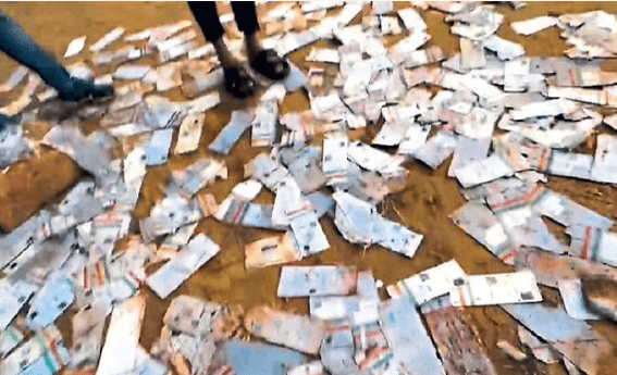 ಬಂಟ್ವಾಳ: ನೇತ್ರಾವತಿ ನದಿತೀರದಲ್ಲಿ ಆಧಾರ್ ಕಾರ್ಡ್‌ಗಳ ರಾಶಿ ಪತ್ತೆ!