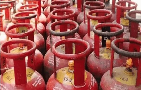 ಗೃಹಿಣಿಯರಿಗೆ ಶಾಕ್: ಎಲ್‌ಪಿಜಿ ಸಿಲಿಂಡರ್ ಬುಕ್ಕಿಂಗ್ ಅವಧಿ 25 ದಿನಕ್ಕೆ ಏರಿಕೆ ಮಾಡಿದ ಕೇಂದ್ರ!