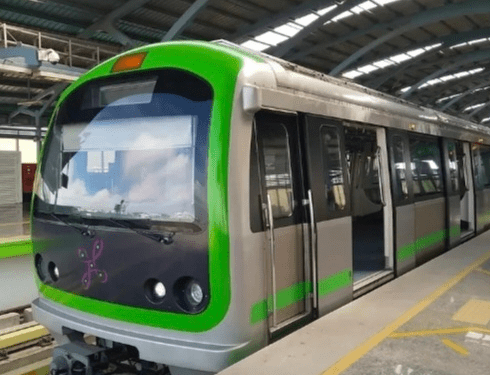 ಬೆಂಗಳೂರು ಟ್ರಾಫಿಕ್ ಸಮಸ್ಯೆಗೆ ಪರಿಹಾರ: ಉದ್ಯೋಗಿಗಳಿಗೆ ₹2,000 ಮೆಟ್ರೋ ಪ್ರೋತ್ಸಾಹಧನ