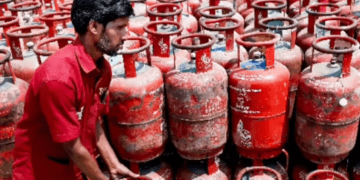 LPG ಸಿಲಿಂಡರ್ ಬುಕ್ಕಿಂಗ್‌ನಲ್ಲಿ ಮಹತ್ವದ ಬದಲಾವಣೆ; ಮೇ 1 ರಿಂದ ತೈಲ ಕಂಪನಿಗಳಿಂದ ಹೊಸ 3 ನಿಯಮ ಅನ್ವಯ