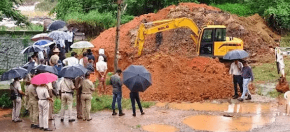 ಧರ್ಮಸ್ಥಳ ಶವ ಶೋಧ ಕಾರ್ಯ  ಜೆಸಿಬಿ ಮಾಲೀಕರು, ಕಾರ್ಮಿಕರಿಗೆ 2 ಲಕ್ಷ ರೂ. ಪಾವತಿ ಬಾಕಿ