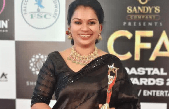 ಕರಾವಳಿ ಫಿಲ್ಮ್ ಅವಾರ್ಡ್ಸ್ 2026′: ‘ಮಿಡಲ್ ಕ್ಲಾಸ್ ಫ್ಯಾಮಿಲಿ’ ಚಿತ್ರದ ನಟನೆಗೆ ರೂಪಶ್ರೀ ವರ್ಕಾಡಿ ಅವರಿಗೆ ಅತ್ಯುತ್ತಮ ಪೋಷಕ ನಟಿ ಪ್ರಶಸ್ತಿ
