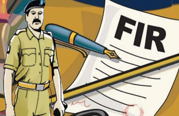 ಮಂಗಳೂರು : ಕರ್ತವ್ಯದಲ್ಲಿದ್ದ ಇಬ್ಬರು ಟ್ರಾಫಿಕ್ ಪೊಲೀಸರಿಗೆ ಕಾರು ಡಿಕ್ಕಿ – ಓರ್ವ ಗಂಭೀರ