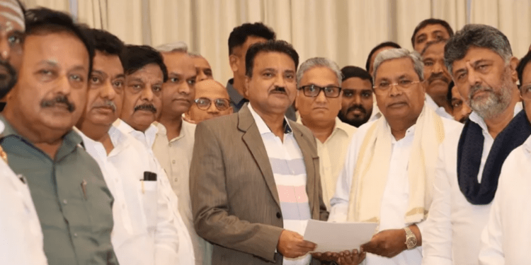ಮುಖ್ಯಮಂತ್ರಿ ಸ್ಥಾನಕ್ಕೆ ಸಿದ್ದರಾಮಯ್ಯ ರಾಜೀನಾಮೆ: ರಾಜ್ಯ ರಾಜಕೀಯದಲ್ಲಿ ಮಹತ್ವದ ತಿರುವು, ಮುಂದಿನ ಸಿಎಂ ಆಗಿ ಡಿ.ಕೆ. ಶಿವಕುಮಾರ್ ಹೆಸರು ಬಹುತೇಕ ಖಚಿತ