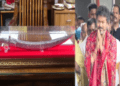 ಮೂಕಾಂಬಿಕೆಗೆ 1 ಕೆಜಿ 600 ಗ್ರಾಂ ತೂಕದ ಬೆಳ್ಳಿ ಖಡ್ಗ ನೀಡಿದ ತಮಿಳುನಾಡು ಮುಖ್ಯಮಂತ್ರಿ ವಿಜಯ್!