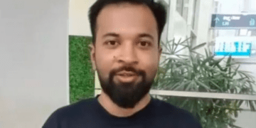 ಪ್ರಾಮಾಣಿಕತೆ ಮೆರೆದ CISF: ಮಂಗಳೂರಿನಲ್ಲಿ ಪ್ರಯಾಣಿಕನ ಲಕ್ಷಾಂತರ ರೂ. ಮೌಲ್ಯದ ವಸ್ತುಗಳಿದ್ದ ಪೌಚ್ ಹಸ್ತಾಂತರ