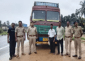 ಅನ್ನಭಾಗ್ಯ ಅಕ್ಕಿ ಅಕ್ರಮ ಸಾಗಾಟ: ಪೊಲೀಸರು ಮತ್ತು ಆಹಾರ ಇಲಾಖೆ ಜಂಟಿ ದಾಳಿ, ಲಾರಿ ಜಪ್ತಿ