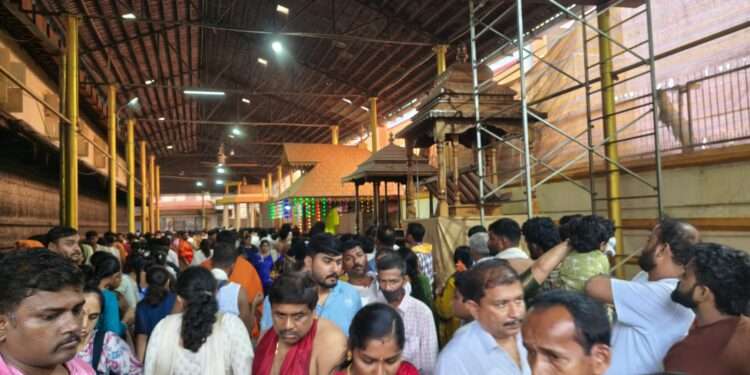 ಕುಕ್ಕೆ ಸುಬ್ರಹ್ಮಣ್ಯ: ನಿರಂತರ ಸುರಿಯುತ್ತಿರುವ ಧಾರಾಕಾರ ಮಳೆಯಲ್ಲೂ ಭಕ್ತಸಾಗರ