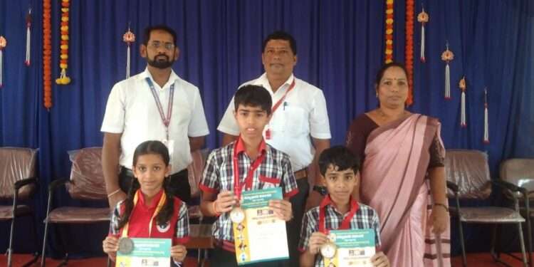 ವಿದ್ಯಾಭಾರತಿ  ಜಿಲ್ಲಾ ಮಟ್ಟದ ಕರಾಟೆ ಸ್ಪರ್ಧೆ: ಸರಸ್ವತೀ ಆಂಗ್ಲ ಮಾಧ್ಯಮ ಶಾಲೆಗೆ ಪ್ರಶಸ್ತಿ